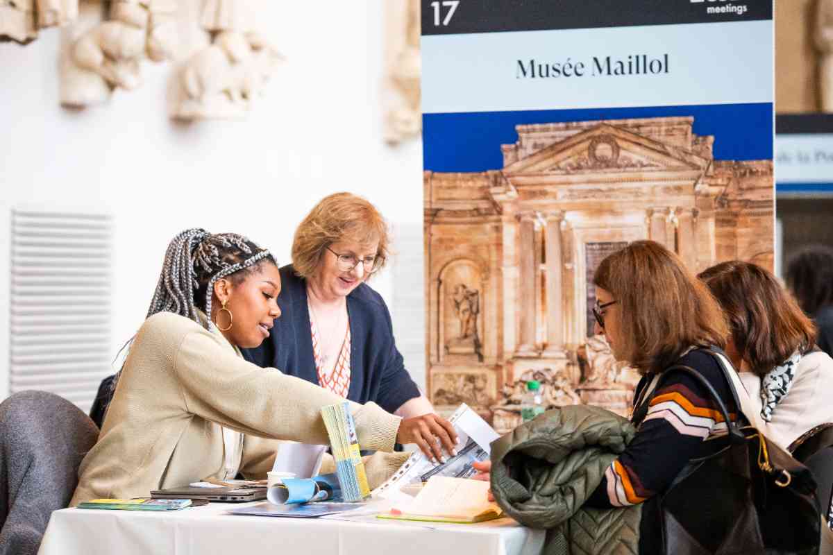 Photographie de la table de rendez-vous d'affaires du Musée Maillol exposant lors de MUSEVA meetings 2023 à la Cité de l'architecture et du patrimoine