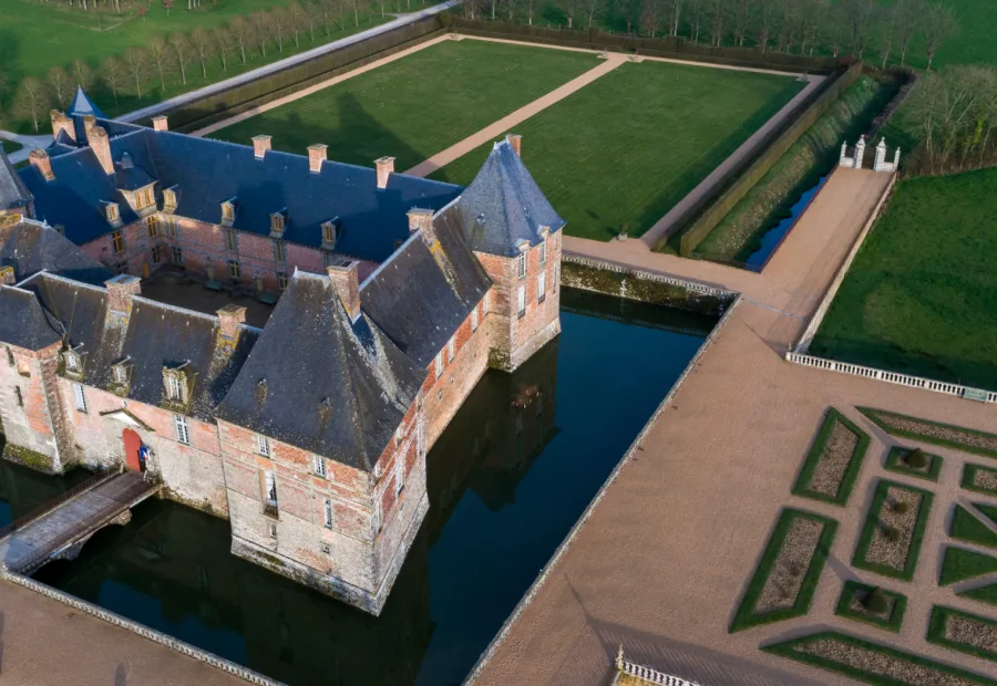 Centre des monuments nationaux, photographie du château depuis le ciel