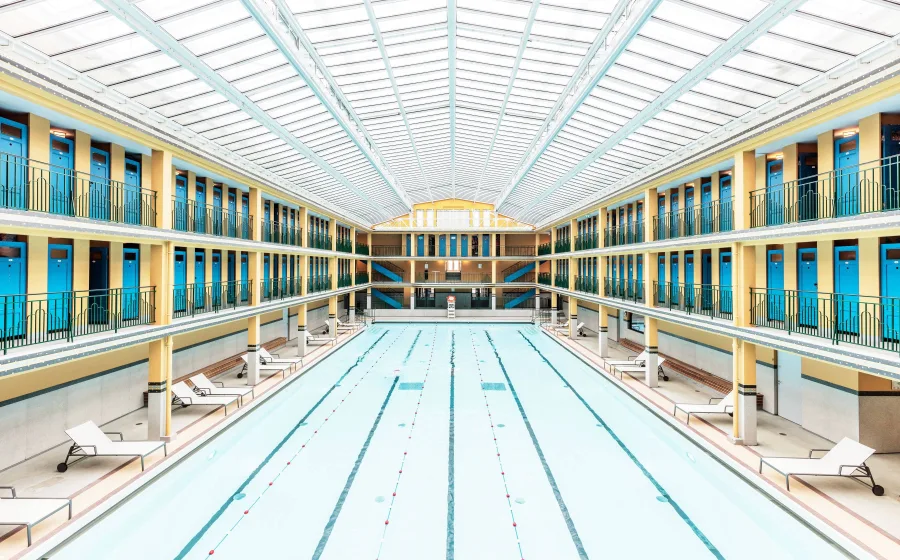 Molitor Paris vue du bassin intérieur - crédits Ludwig Favre